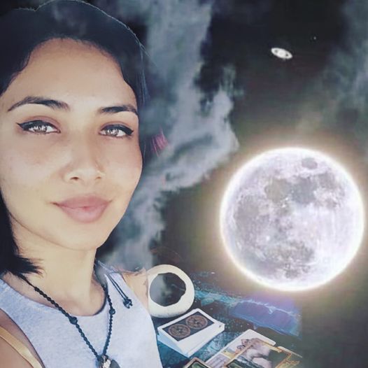 selfie with moon background